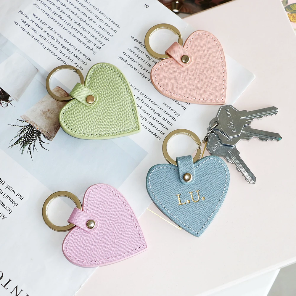 

New Fashion Free Custom Initial Letters Genuine Leather Heart Shape Keychain Women Key Car Accessories Keychain