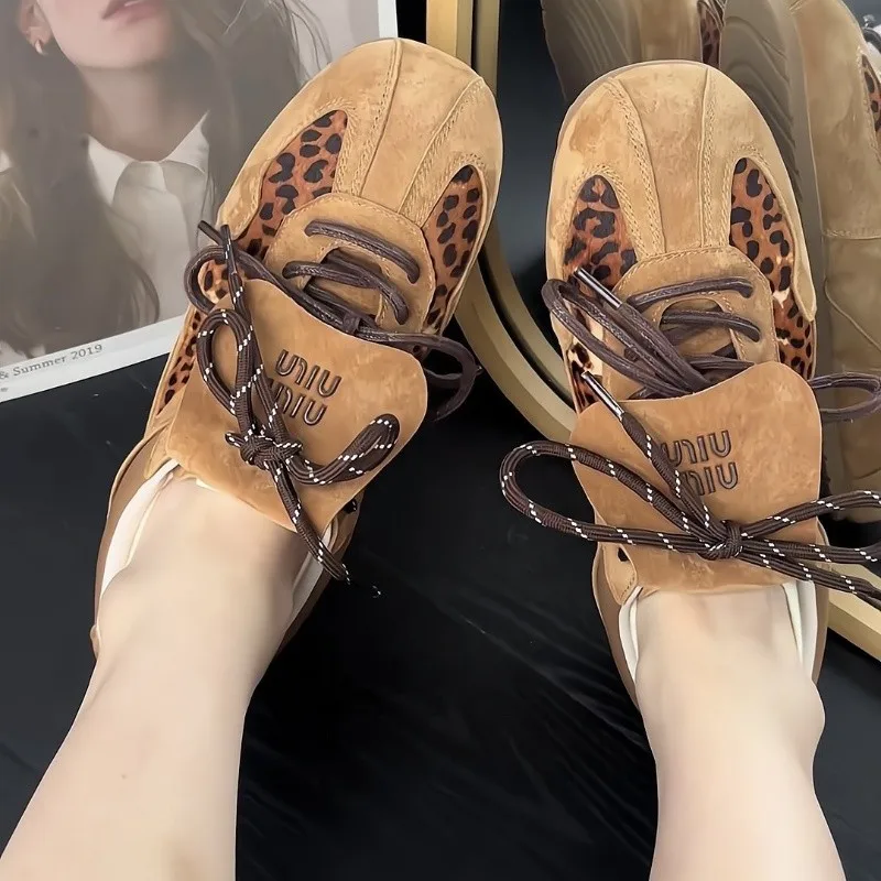 Осенние коричневые женские вулканизированные туфли с леопардовым принтом