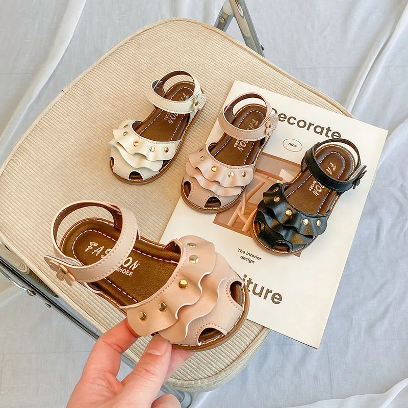 

Детские сандалии с перфорацией, летние сандалии принцессы с оборками и заклепками, пляжная обувь для девочек, 2023