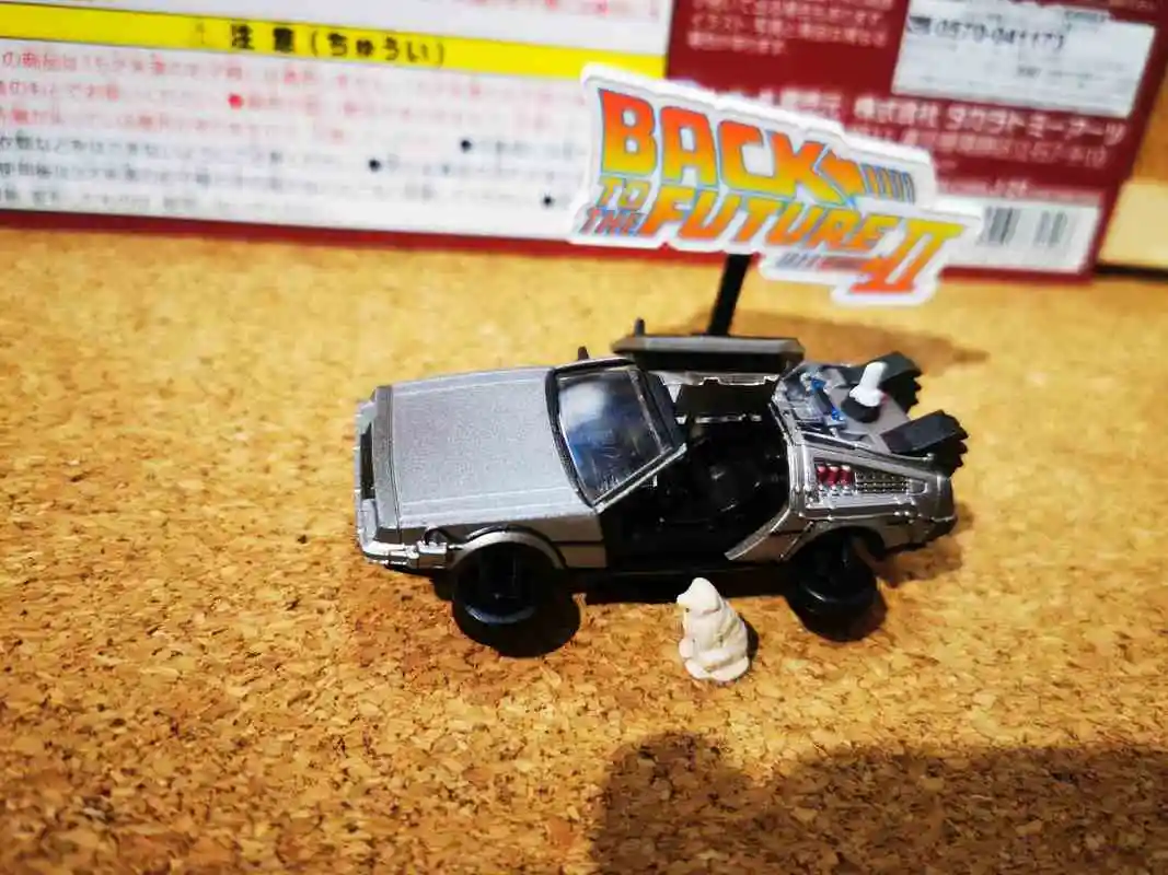 Tomy Назад в будущее из фильма модель автомобиля орнамент капсульные игрушки