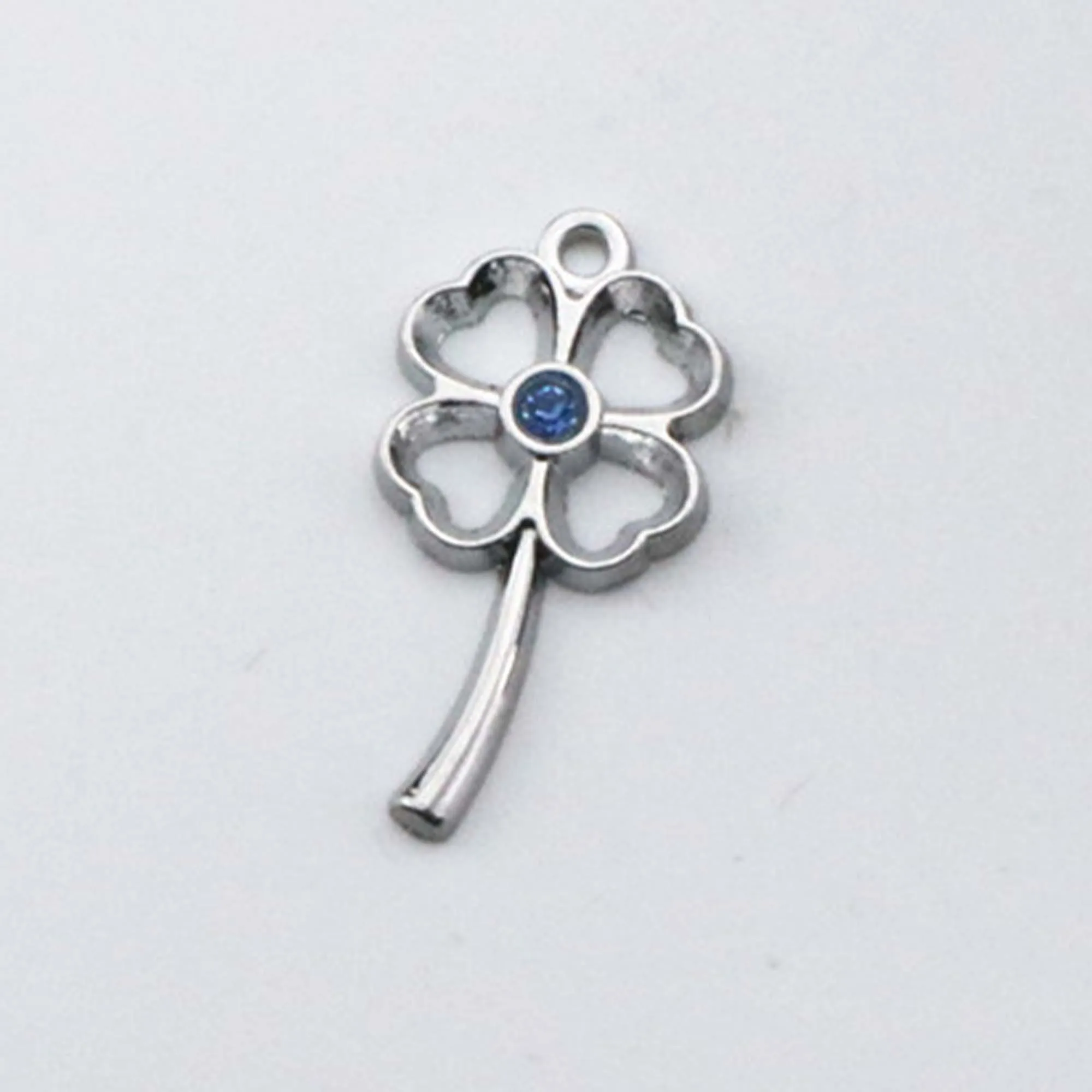 2PCS-20PCS/Lot 28x21mm Vintage Hollow Clover Pendant DIY Men and Women Necklace Bracelet Keychain Jewelry Charm Accessories