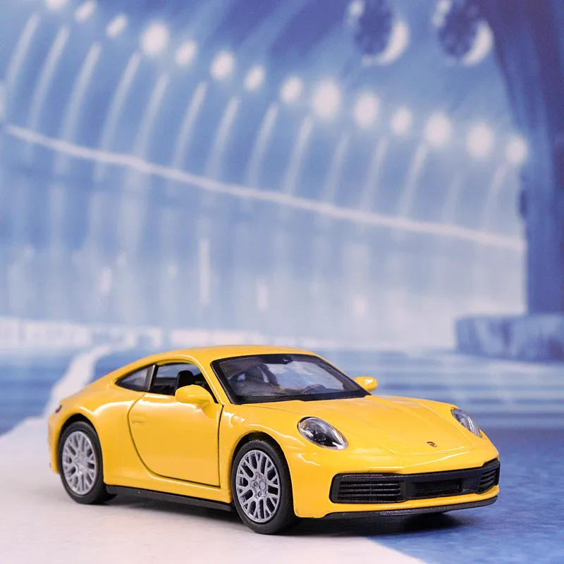 Модель автомобиля из металлического сплава в масштабе 1:36 Porsche 911 Carrera модель