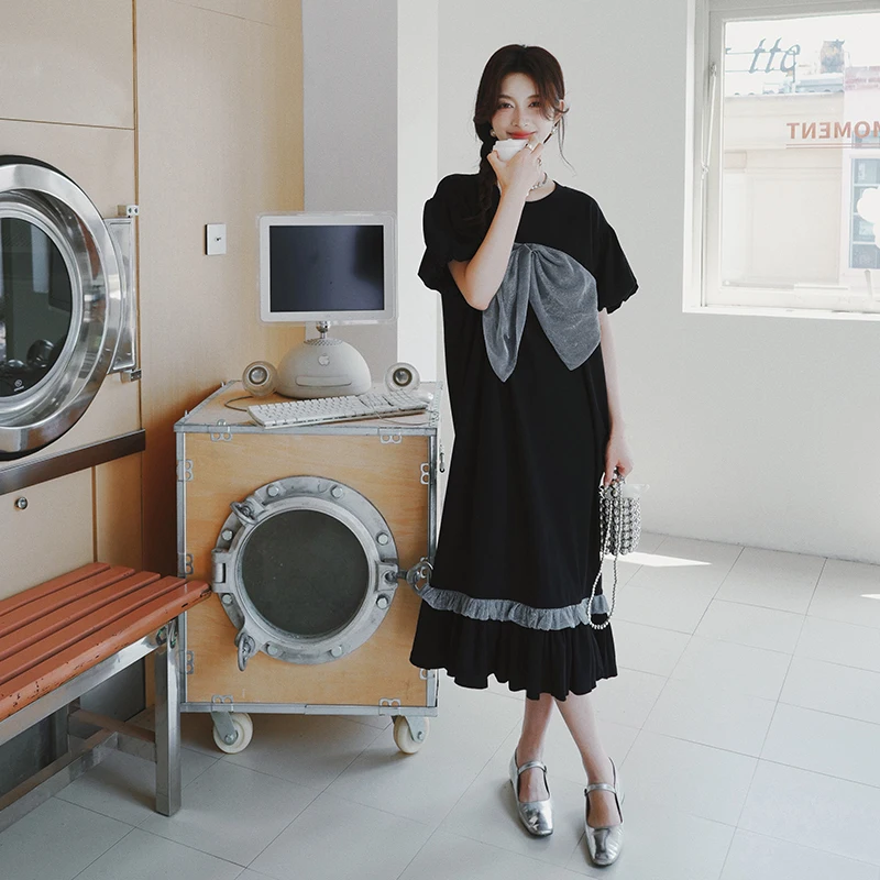 

Женское платье-футболка с коротким рукавом и круглым вырезом, составного кроя