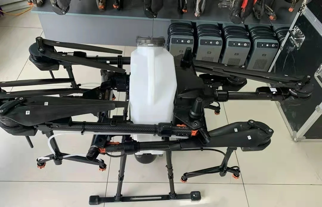 Бывшая в употреблении сельскохозяйственная фототехника DJI T20 пестицидная машина