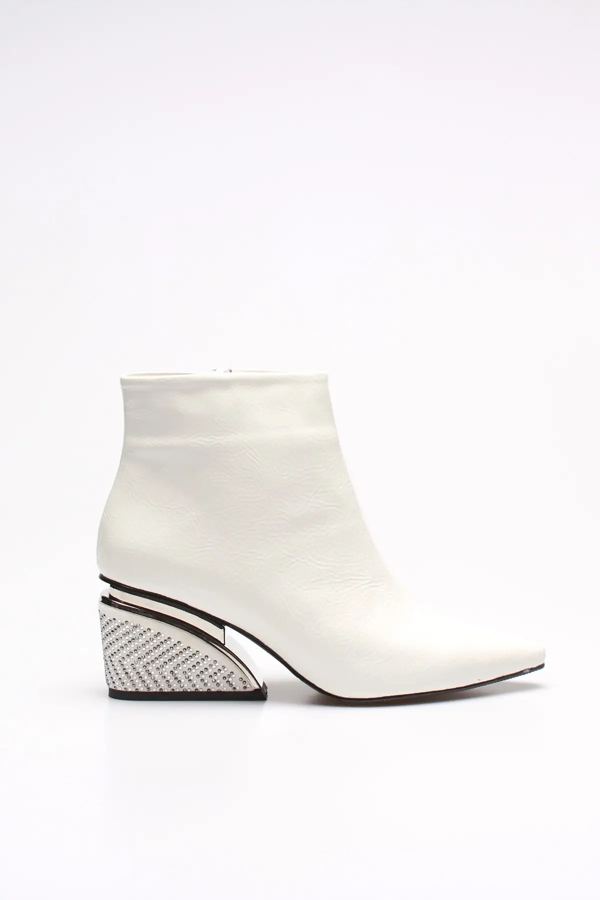 

Fashion Style White Patent Leather Stone Boot Boots & Bootie