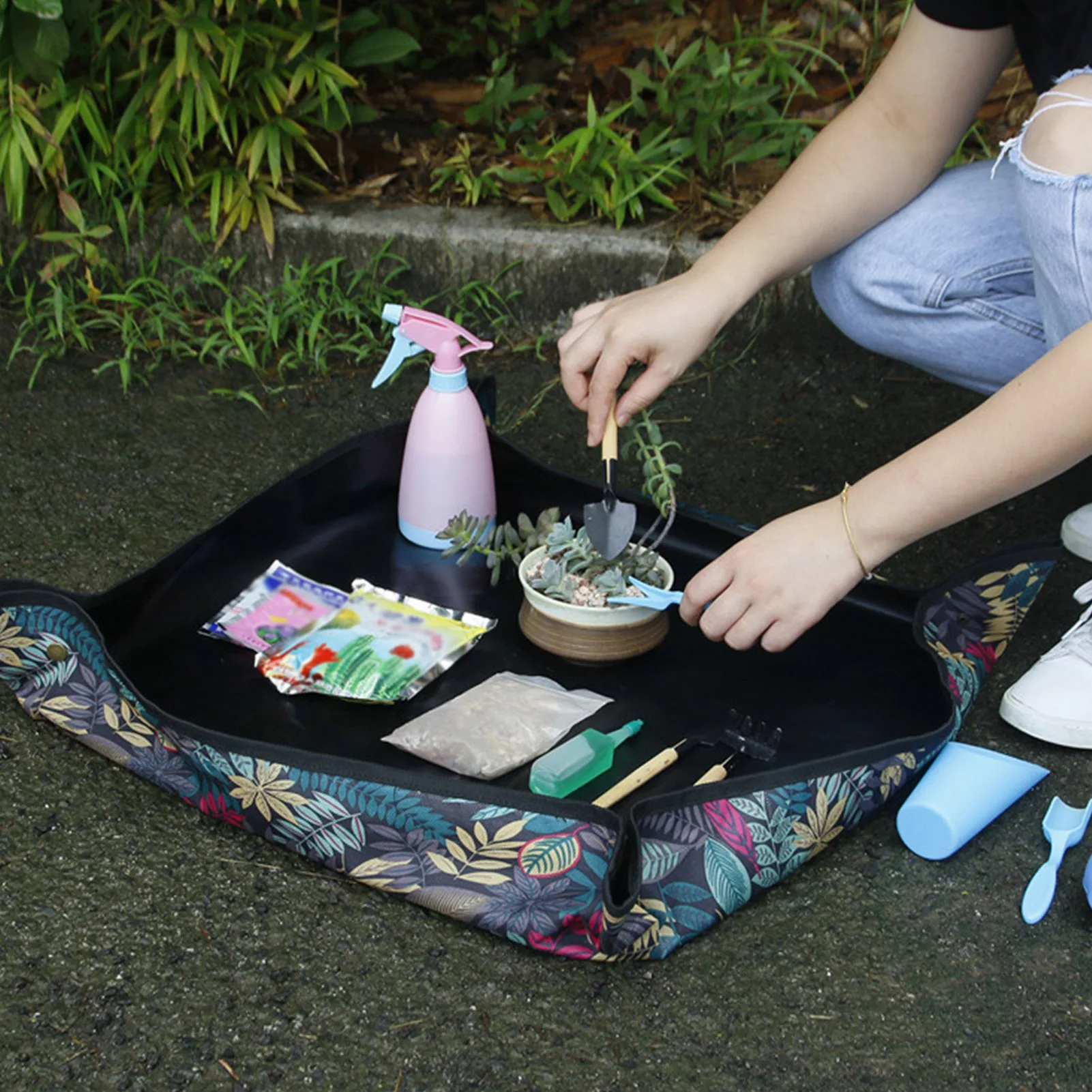 

Large Foldable Durable Plant Mat For Indoor Gardening Potting Tarp Plant Accessories Easy To Clean Waterproof Potting Mat