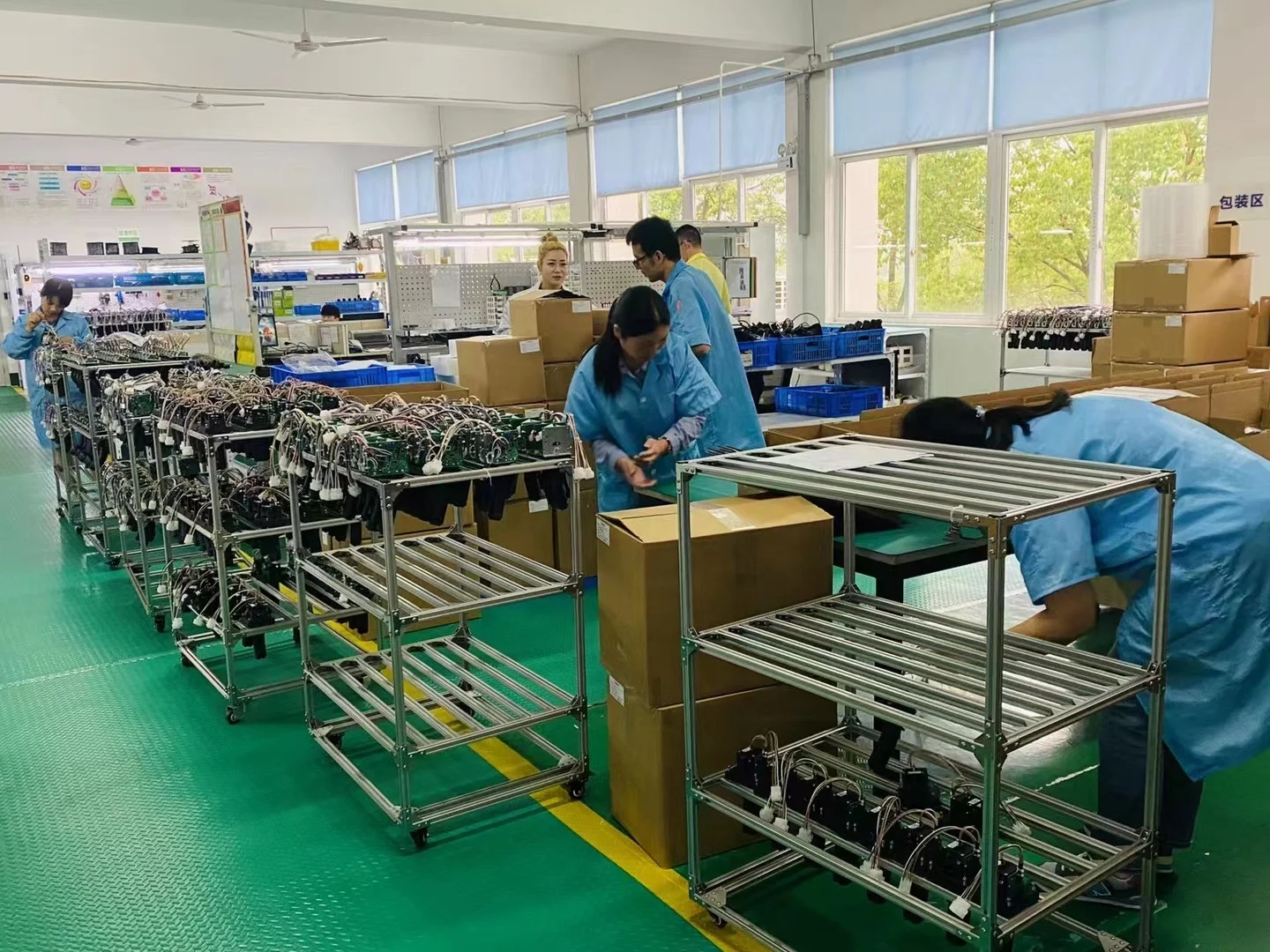 Linde T16/T20-1151/1152 Крышка переднего капота кузова вилочного погрузчика 11524320601