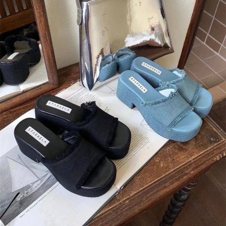 

Shoes Woman 2023 Low Rubber Flip Flops Slippers Soft Pantofle Luxury Slides Shale Female Beach Hawaiian Comfort New Designer