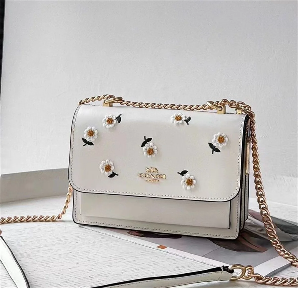 

High Quality Women's Luxury Designer Shoulder Bag With Genuine Leather Flap Small Daisy Pattern Handbag Cute Crossbody Bag