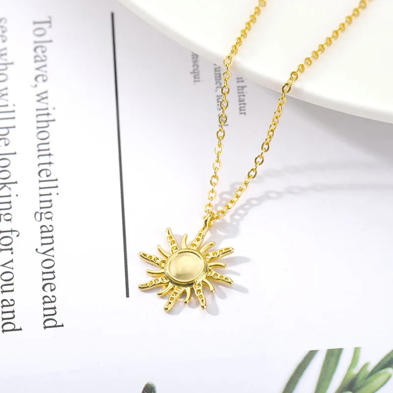 

2021 New Simple Sun Flower Necklace Personality Fashion Cold Wind Retro Pendant Stainless Steel Necklace