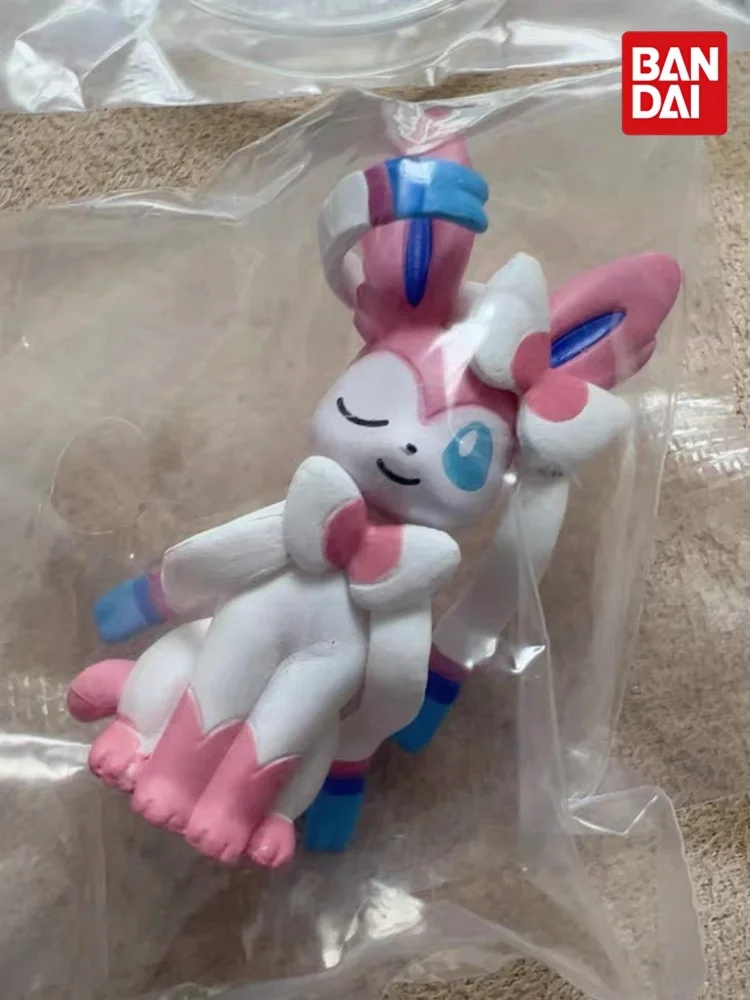 Фото Коллекционная мини-фигурка Bandai Namco Pokemon Gashapon: Пикачу, Сильвеон, Шинкс, Пачирису – украшение для рабочего стола и дома №5