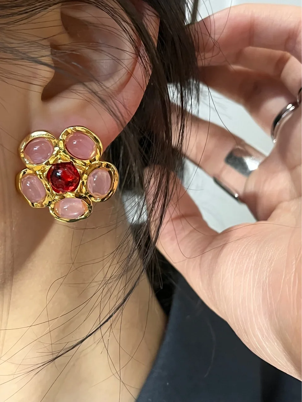 

WANXIN 2022 Mid-Ancient Century Retro Style Three-Dimensional Flower Earrings Female Summer Fashion Flower Transparent Petals