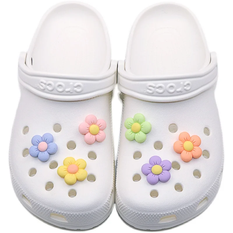Аксессуары для подвесок с улыбающимся лицом цветок Кроксы трехмерная фотография