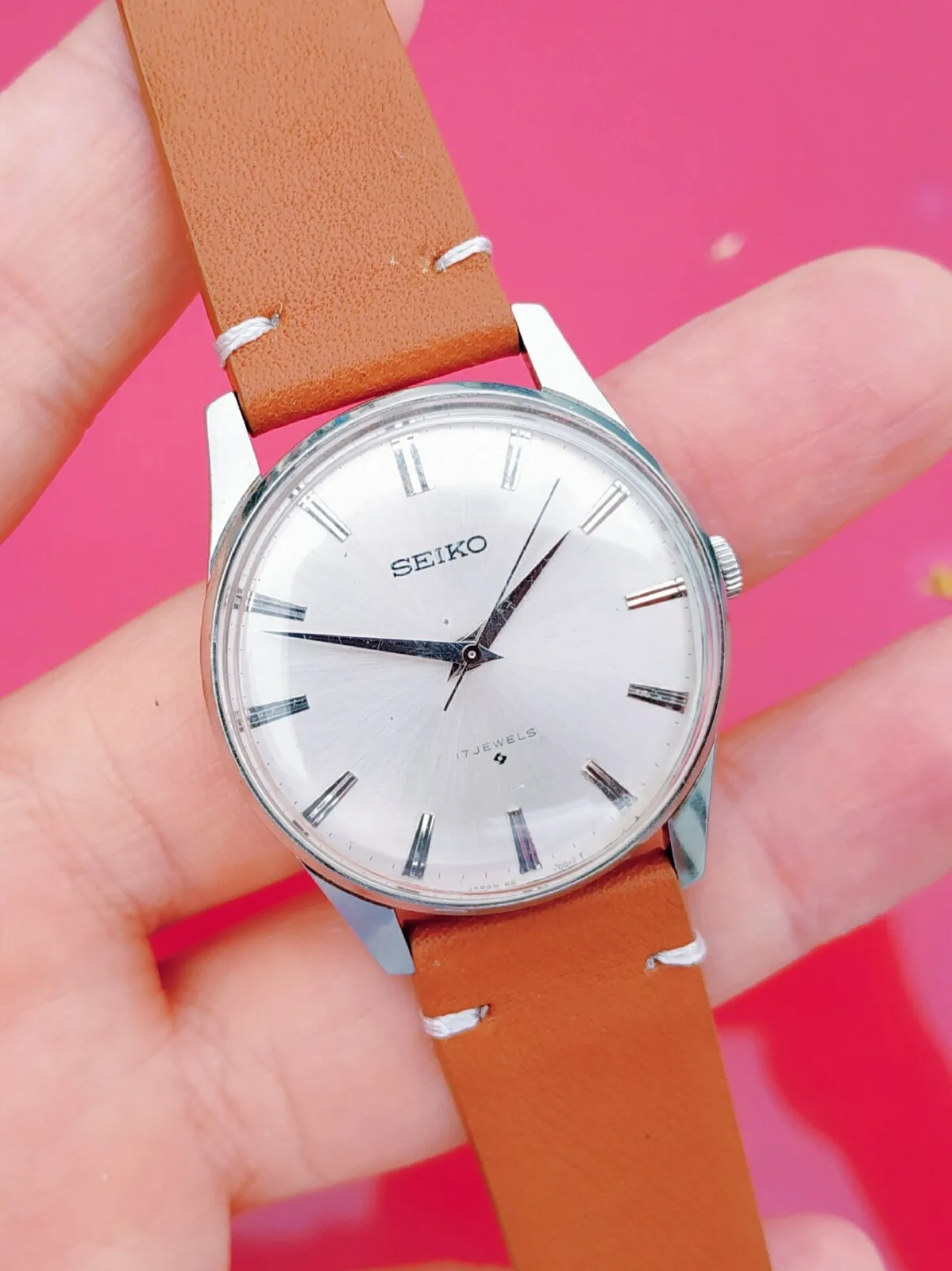 

Винтажные мужские часы 1960s Seiko с изображением кота и большого лица в японском стиле ручной работы 66B