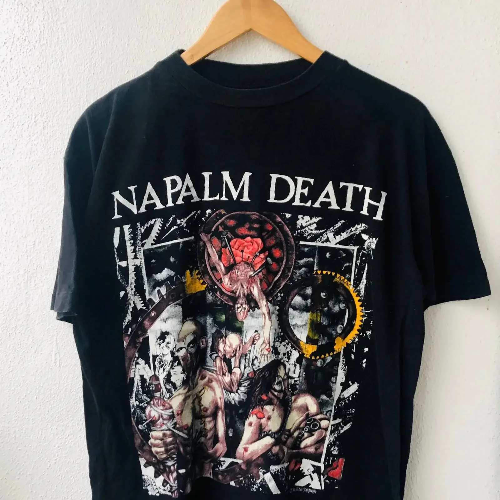 Фото Винтажная футболка 90-х годов Napalm Death 1992 Campaign For Musical Destruction England, грайндкор-метал группа, стильная, с эффектом потертости №1