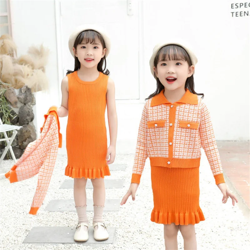 

Комплект одежды для маленьких девочек 2022, корейский весенне-осенний детский вязаный костюм, шерстяной костюм, одежда для девочек, трикотажн...