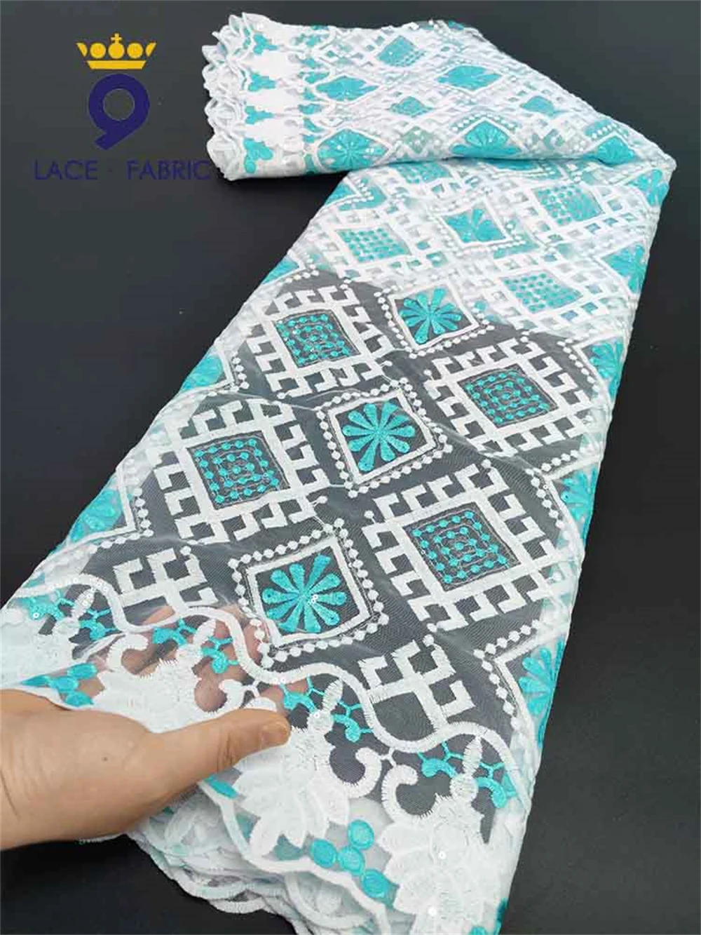 

Top Selling African Lace Fabrics 2022 High Quality Nigeria Dubai Embroidery Net Mesh Lace Fabric For Wedding Prom Party Material