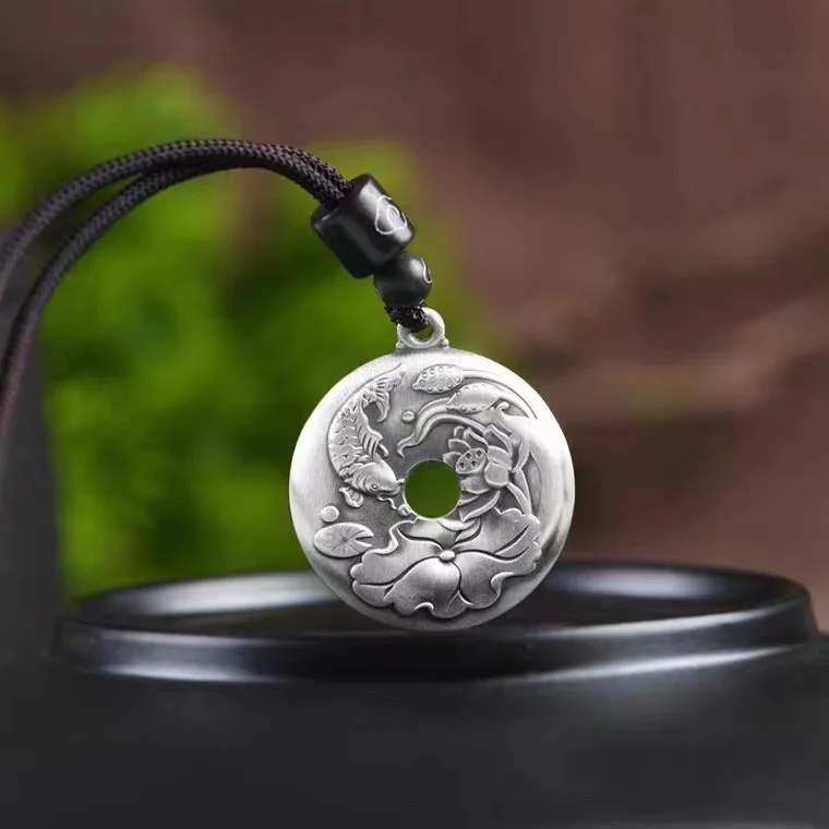 

Vintage Silver Color Pixiu Round Necklace Men's Personality Fashion Pendant Long Sweater Chain Banquet Jewelry Accessories Gift