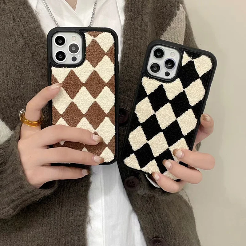 

Autumn and winter warm lattice embroidery is suitable for Apple 13 mobile phone case iphone12 Plush rhombic lattice 13promax