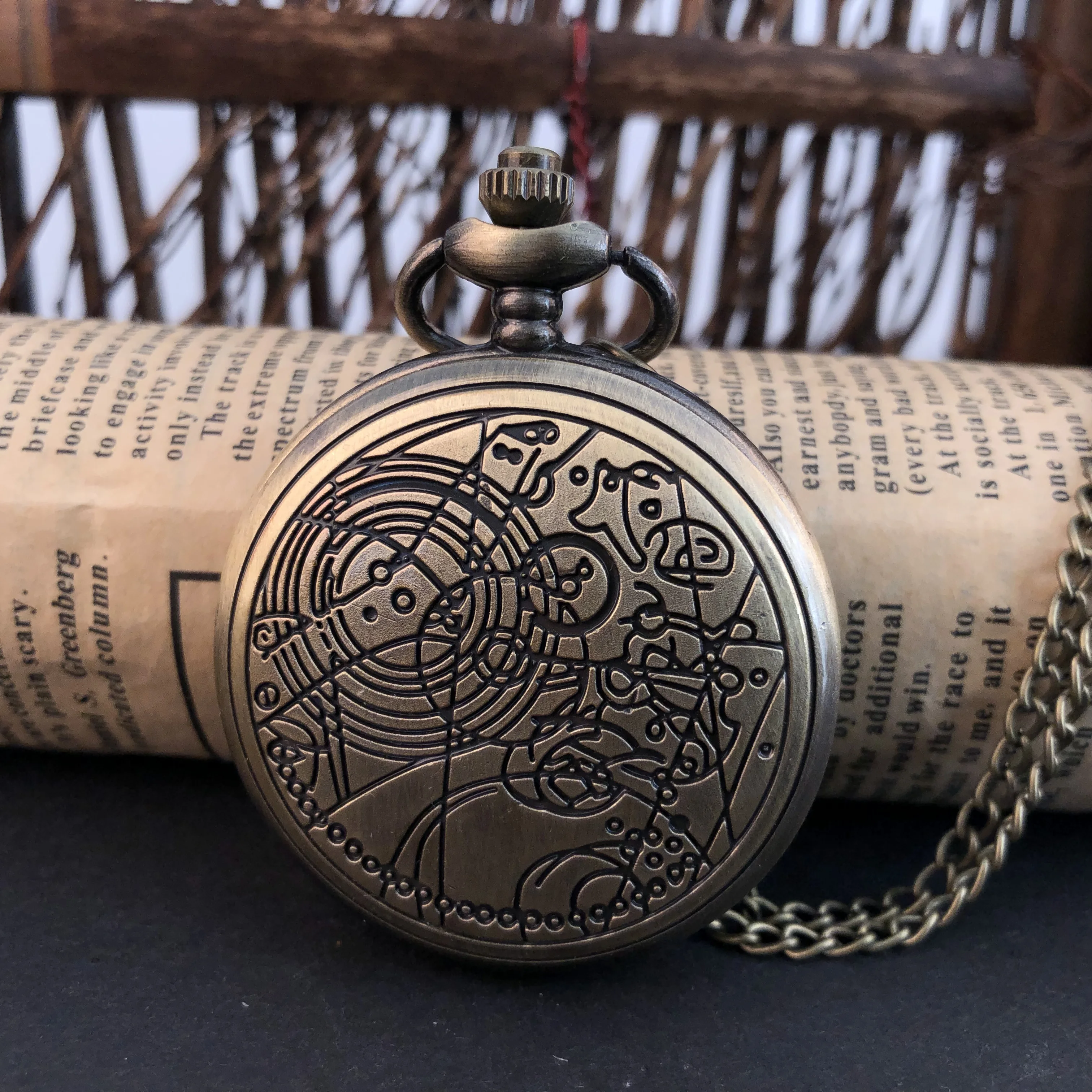 

Bronze Antique Retro Quartz Pocket Watch Analog Pendant Necklace Full Hunter Vintage Style Chain Jewelry Gifts for Men Women