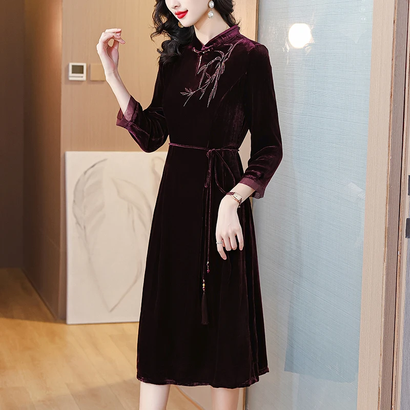 Рисунок 4 - Женское бархатное платье с винтажным принтом