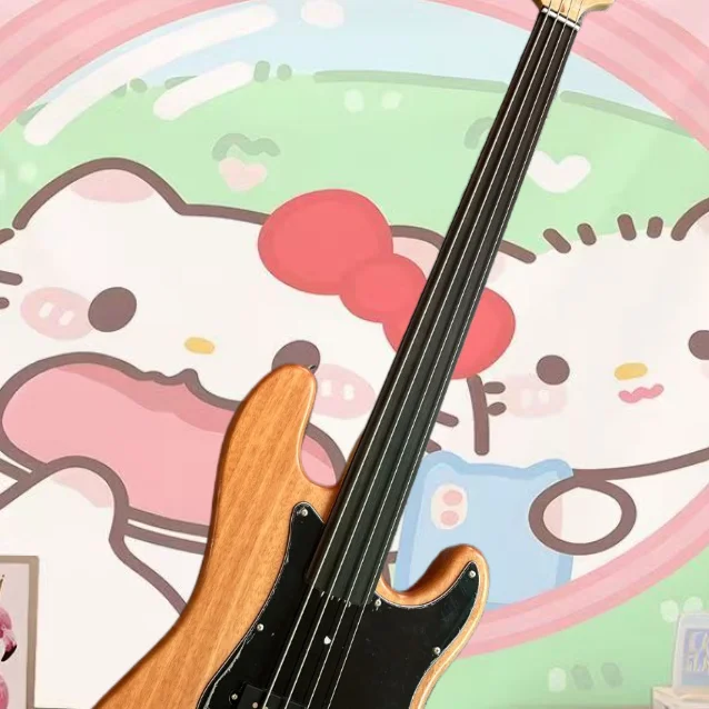 Электрогитара по индивидуальному заказу на заводе изготовлен из клена и