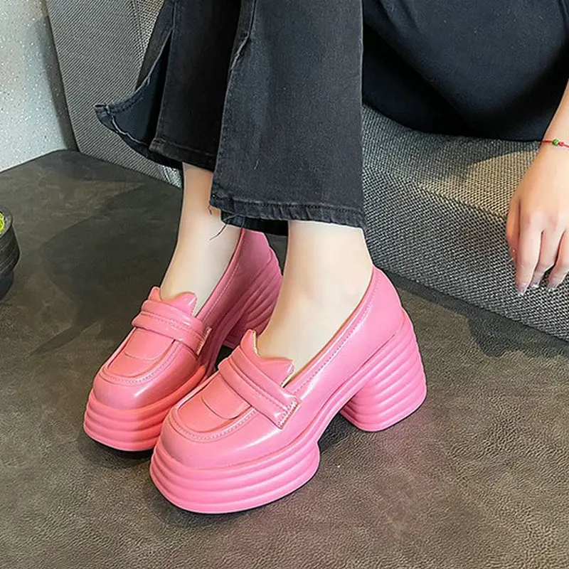 

Женские босоножки на платформе и высоком каблуке, туфли-лодочки на массивном каблуке, лето 2023