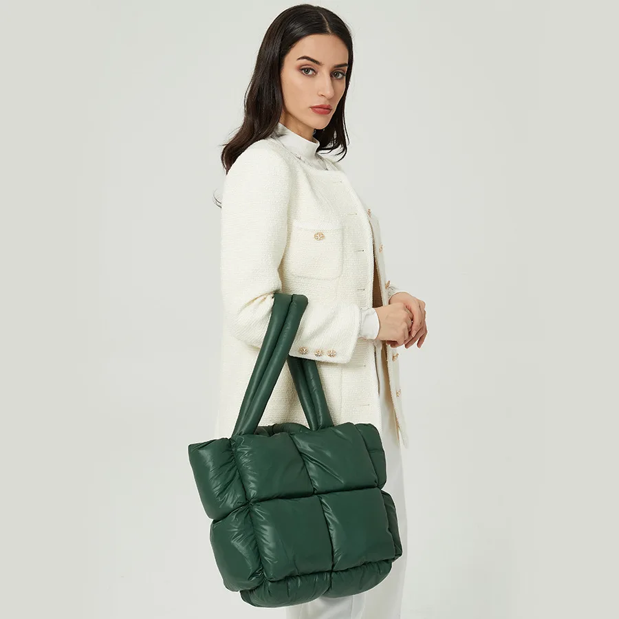 

Fashion Large Tote Padded Hangdbags Luxury Designer Bag New Soft Shoulder Bags for Women Winter Waterproof Trend Crossbodybag