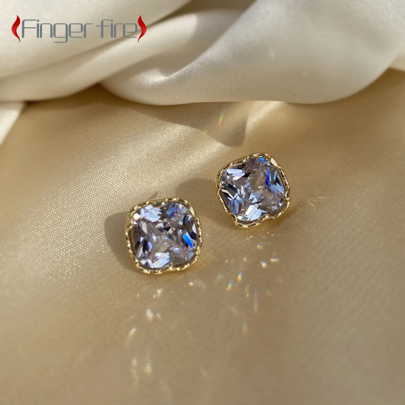 

Trendy Delicate Gold Plated Sparkling Square Stud Earrings Luxury Simple Engagement Party Jewelry