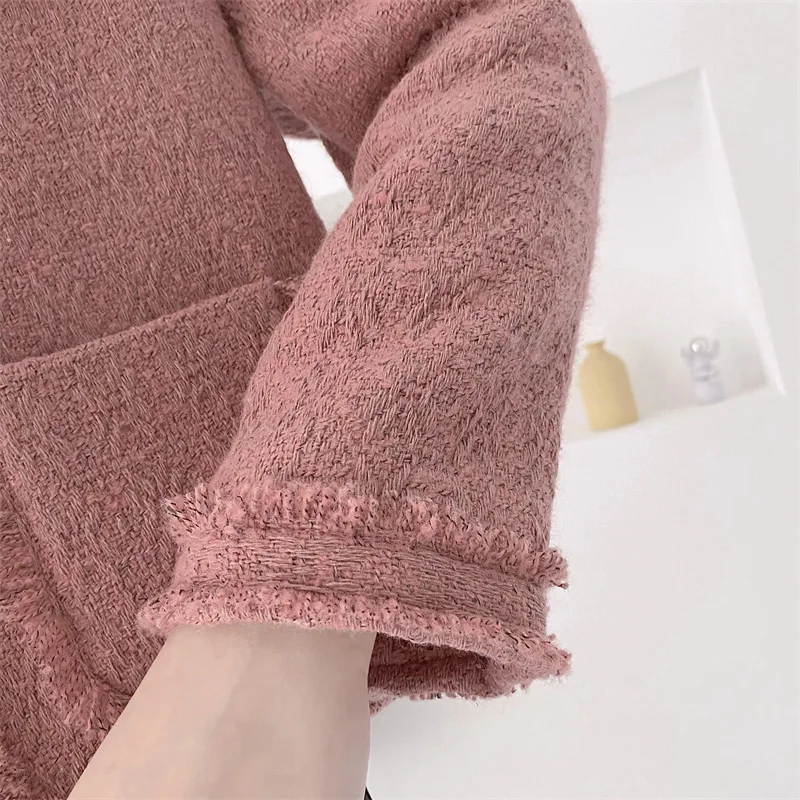 Рисунок 6 - Женское шерстяное твидовое пальто