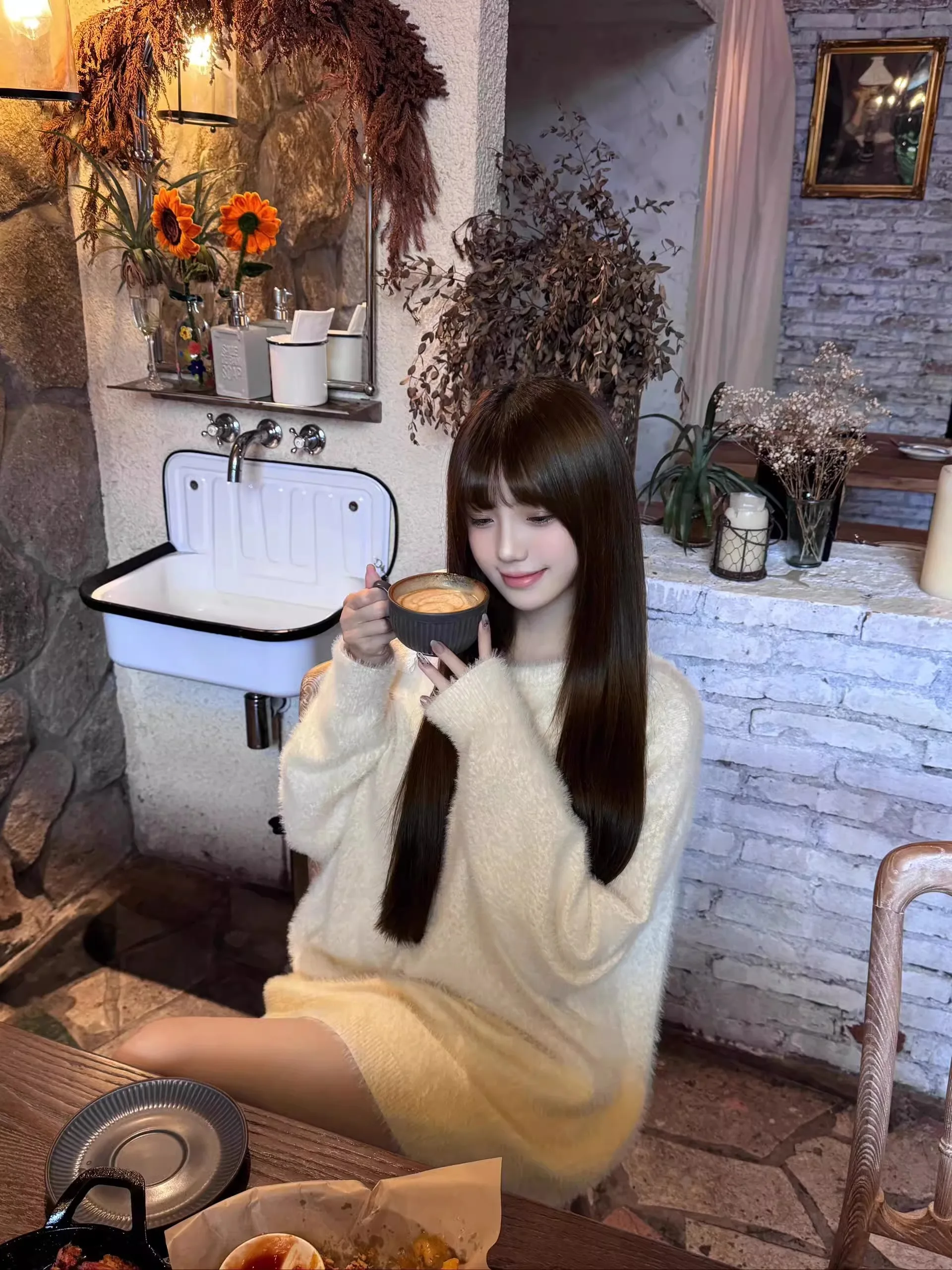 Мягкий клейкий пуловер из мохера с наклонными плечами и бантом женский