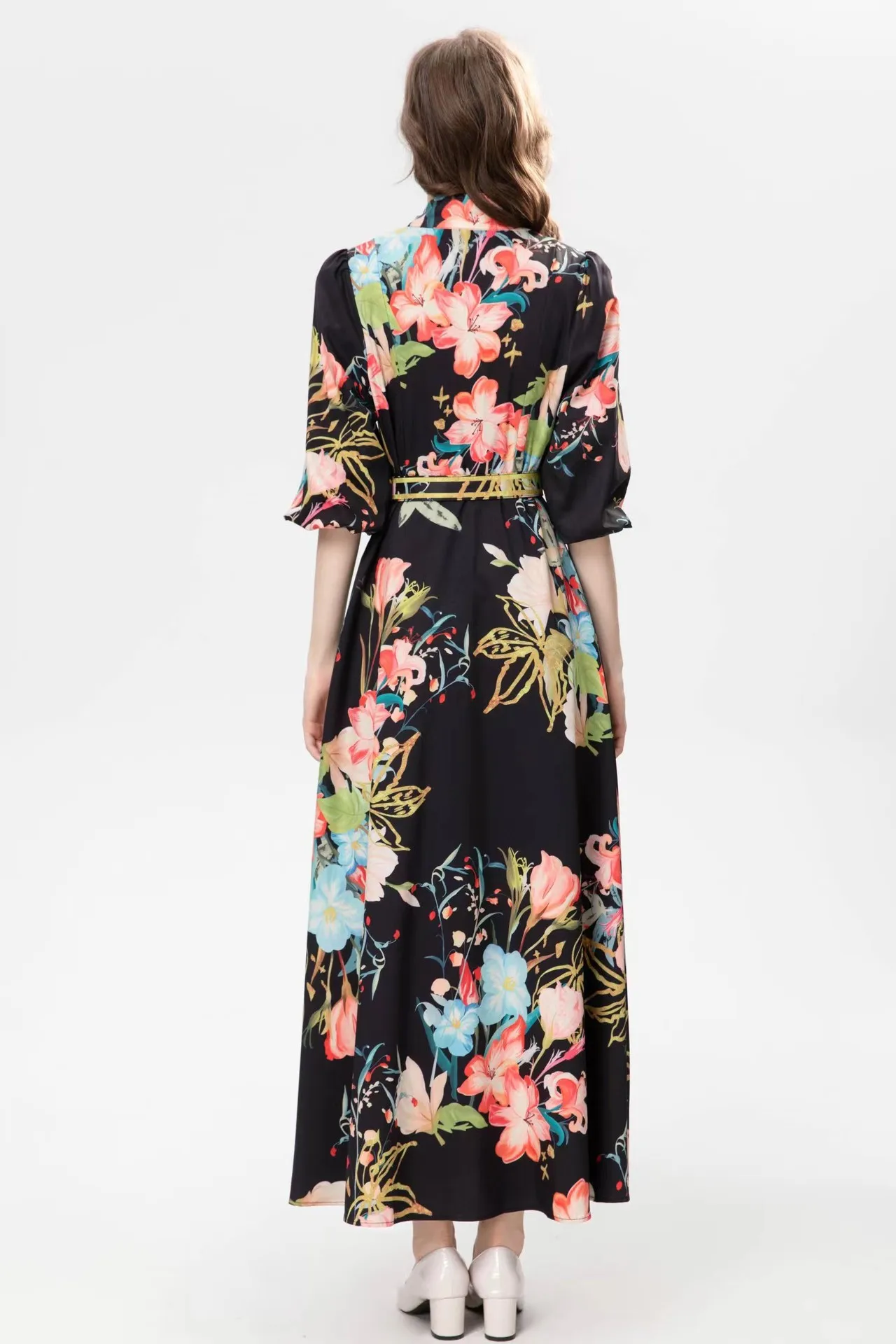 Женское модельное винтажное платье дизайнерское однобортное с