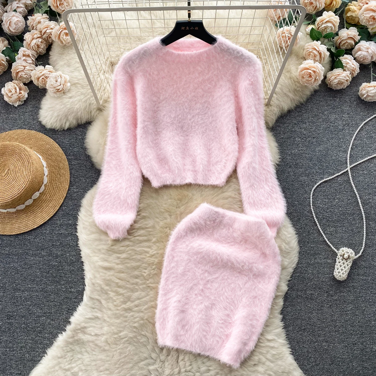 

Модный комплект 2023 года, Свободный пуловер с длинным рукавом, плюшевый Вязаный топ + юбка до локтя, комплект из двух предметов