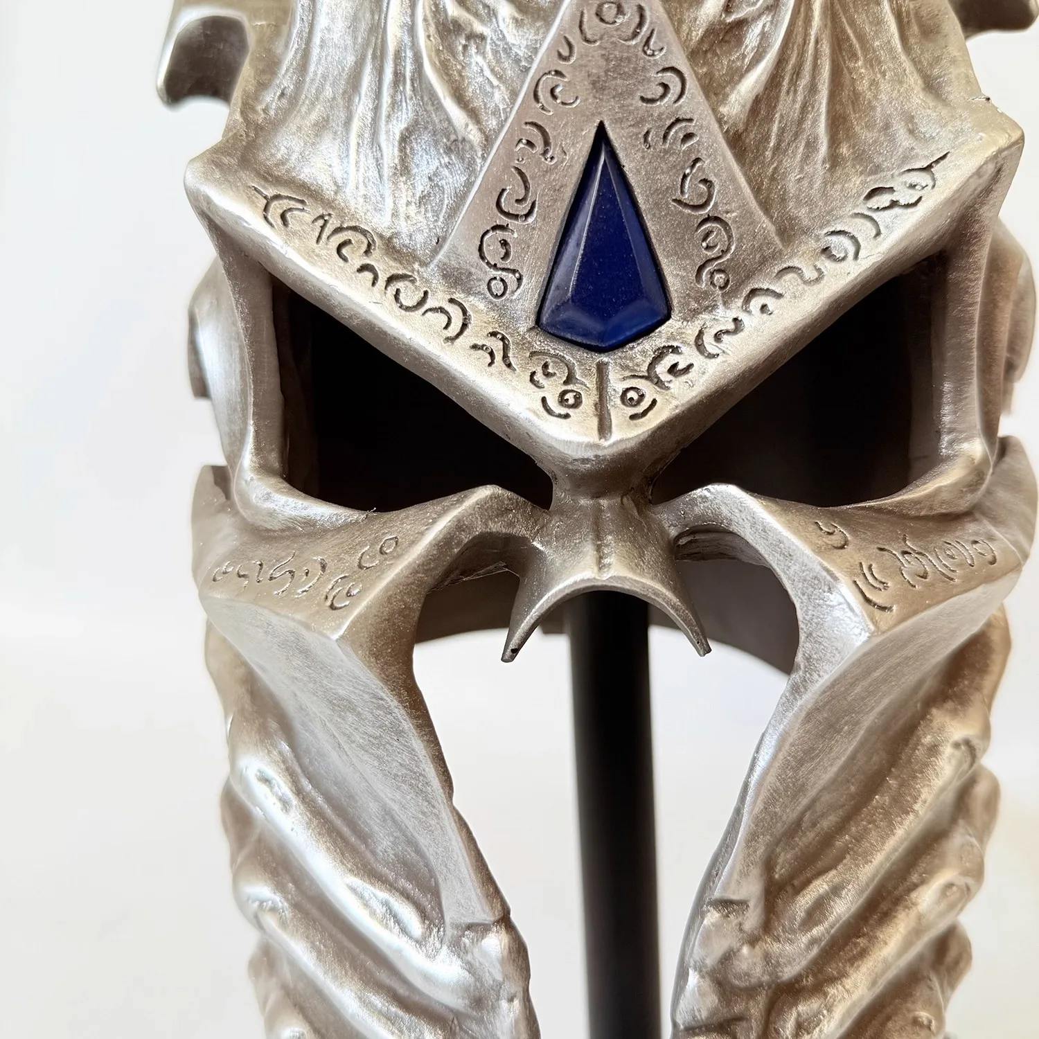 Фото 1:1 World of Warcraft Game Icecrown Helm of The Overlord по периметру, модель из смолы, украшения для рабочего стола, рождественские подарки, игрушки №4