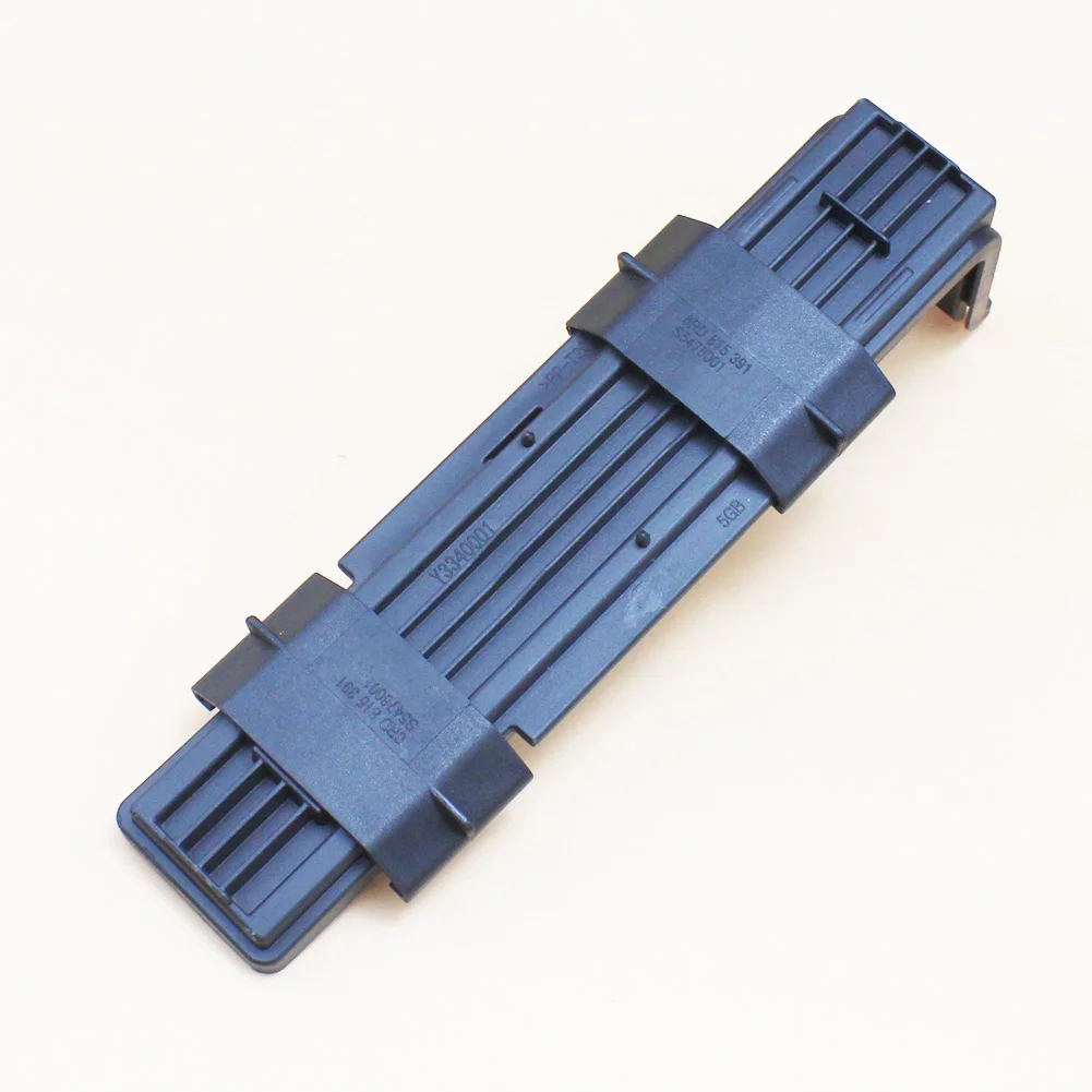 

Car Styling AC Cabin Filter Cover Plate for VW POLO 2007-2016 for Skoda Fabia 2008-2014 6RD815391 6RD819422