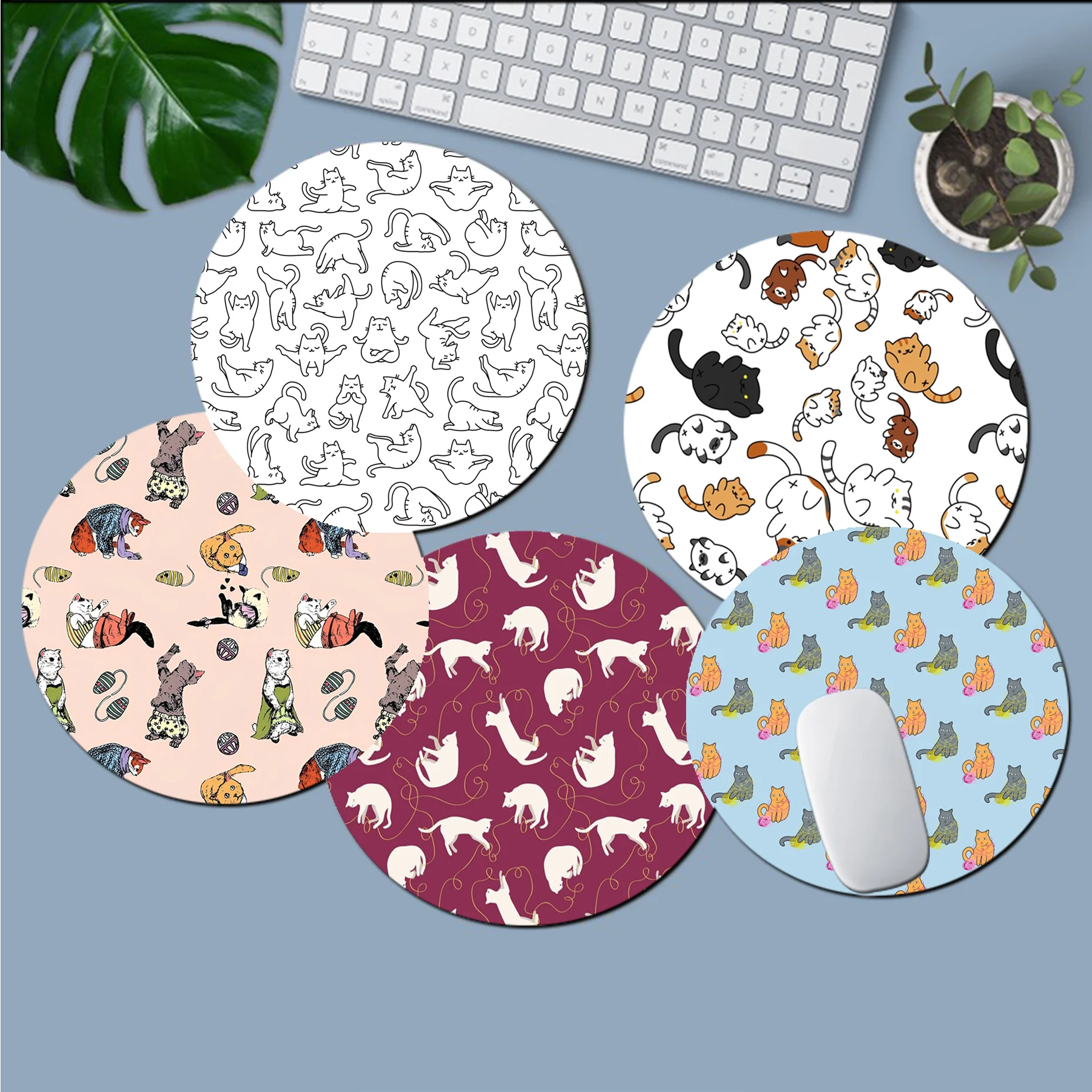 

Lovely Kawaii Cute Little Cat Anti-Slip Round Keyboard Mat Table Mat Students Cabinet Gamer Desktop Mats Deskpad Home Decor