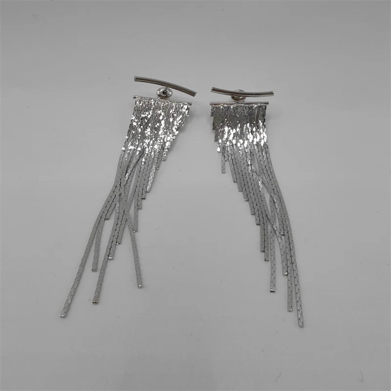 Женские серьги-гвоздики