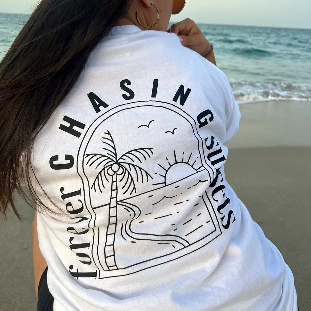 

Forever Chasing Sunsets Graphic Printing Women White T shirts Short Sleeve Loose Cotton Crewneck Tops Vintage Style Beach Tees