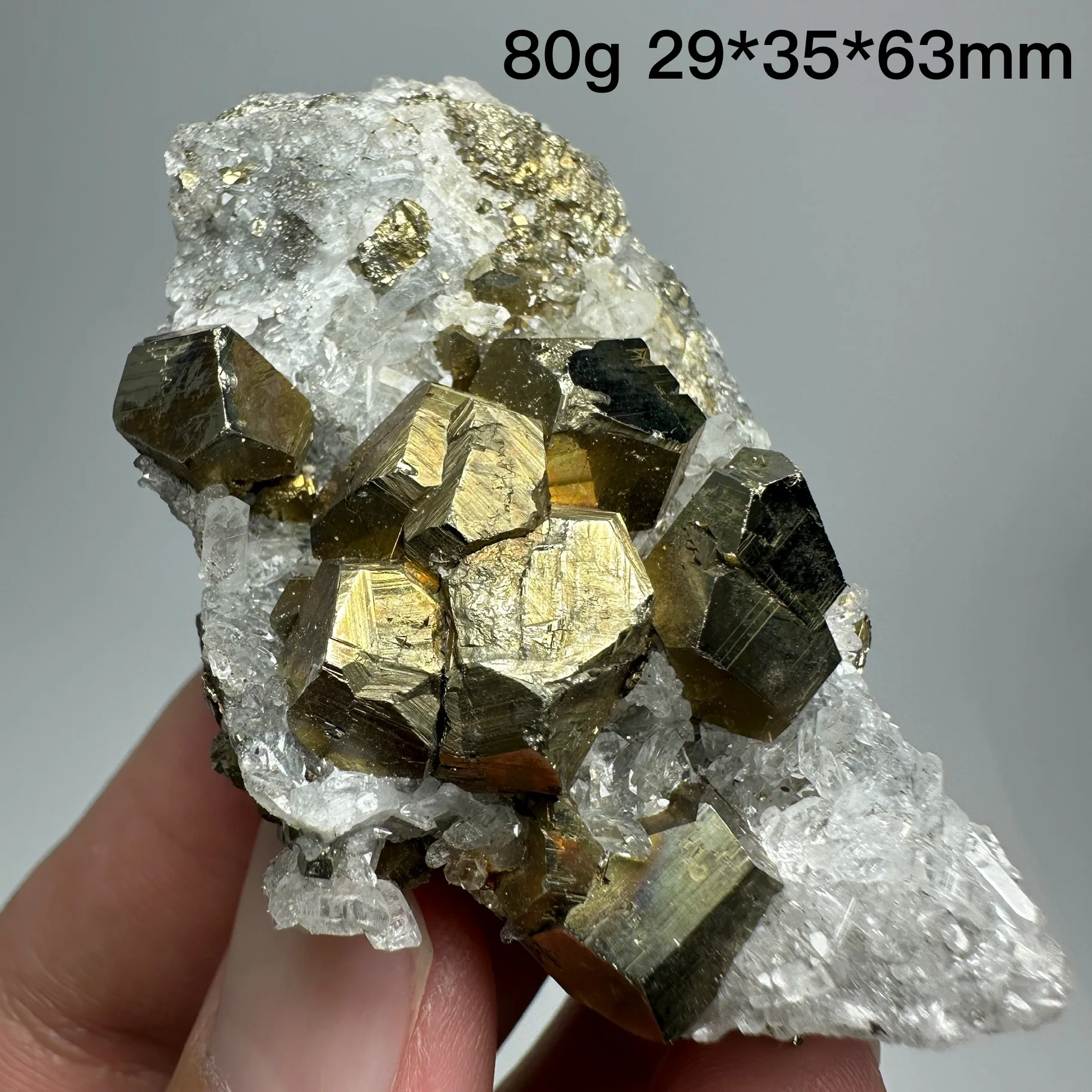 

Симбиотический минеральный образец пирита из Мьянмы