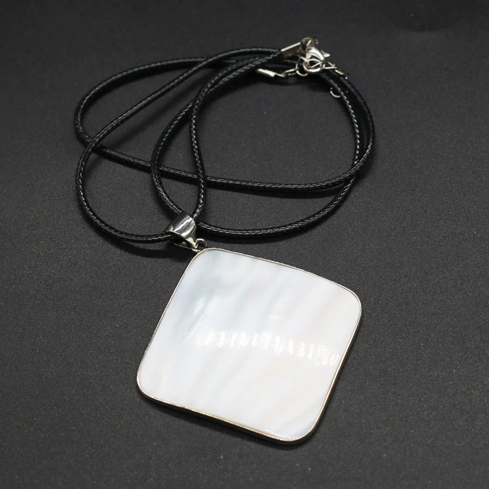 

New Natural Rhombus White Shell Pendant with Rope Chain Choker Jewelry Mother of Pearl Shells Necklaces for Woman Man Party Gift