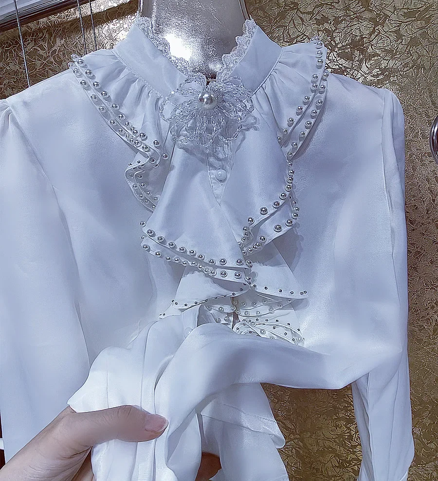 Рубашка с цветочным узором и жемчужным листом-русалкой