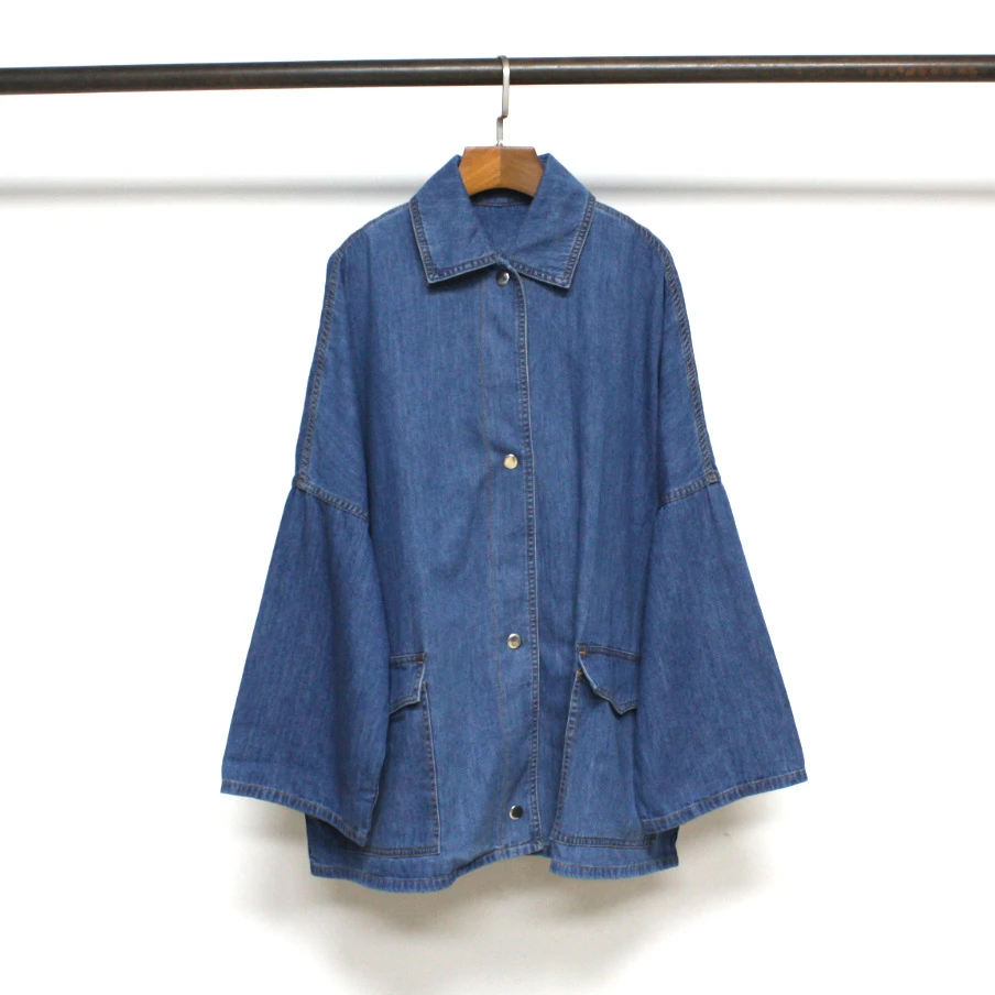 Женская джинсовая куртка средней длины хлопковая трапециевидная с отложным