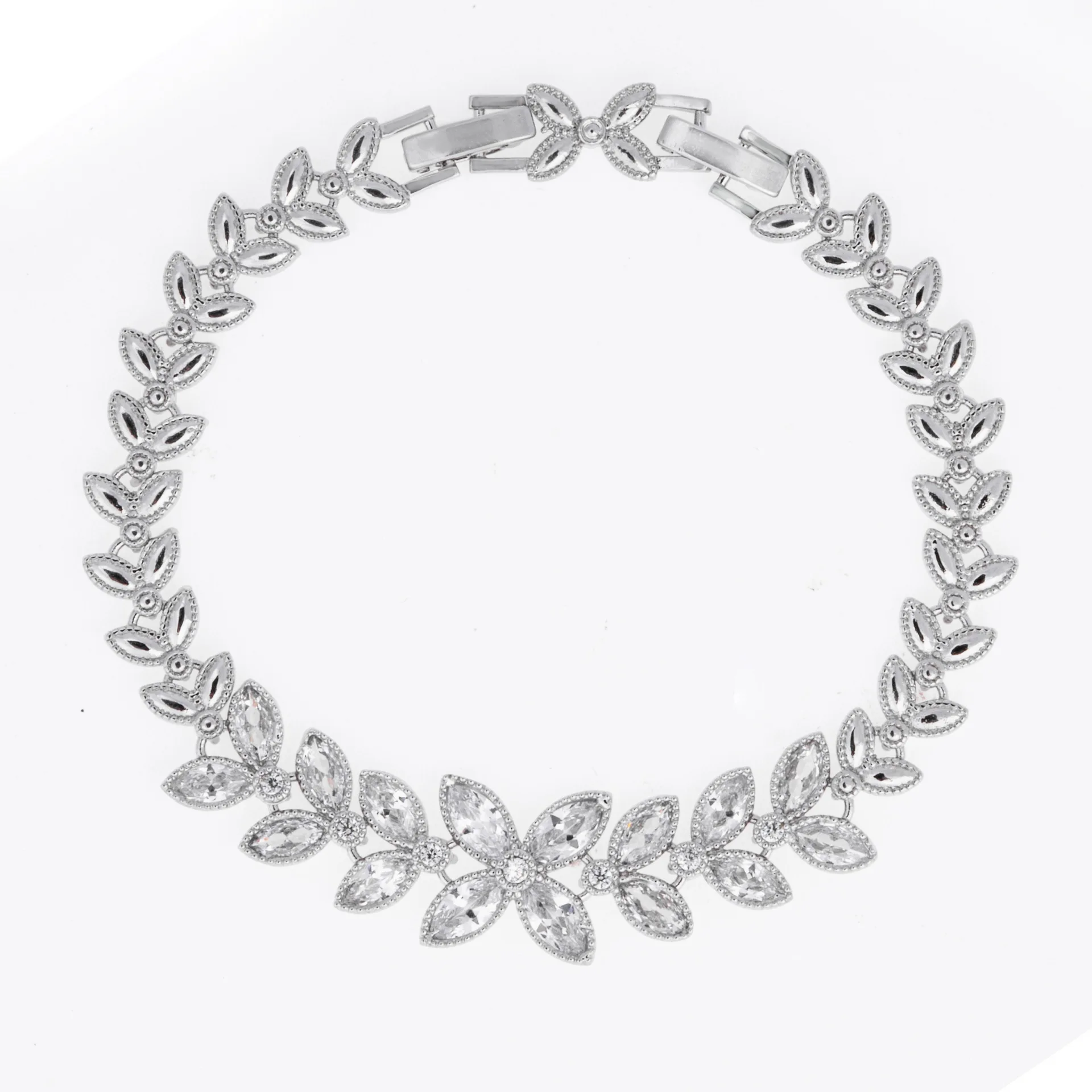 

Fashionable Leaf Shape Bracelet Luxury White Zirconia Copper Bracelet for Women