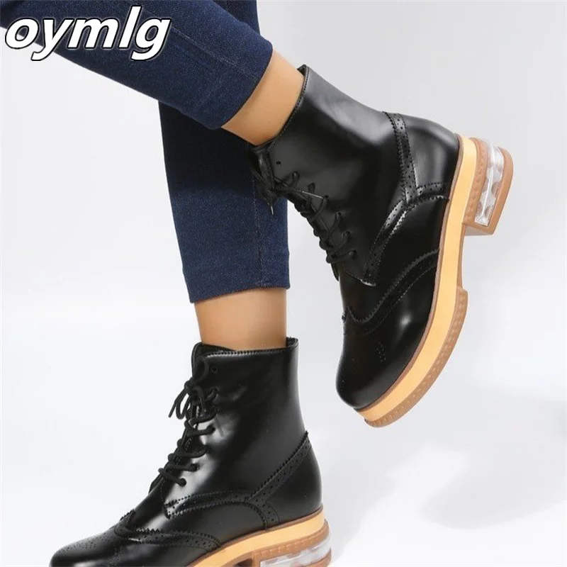 

Женские ботинки больших размеров, Новинка осени 2022, дышащие короткие ботинки на плоской подошве, модные британские ветряные ботинки, женски...