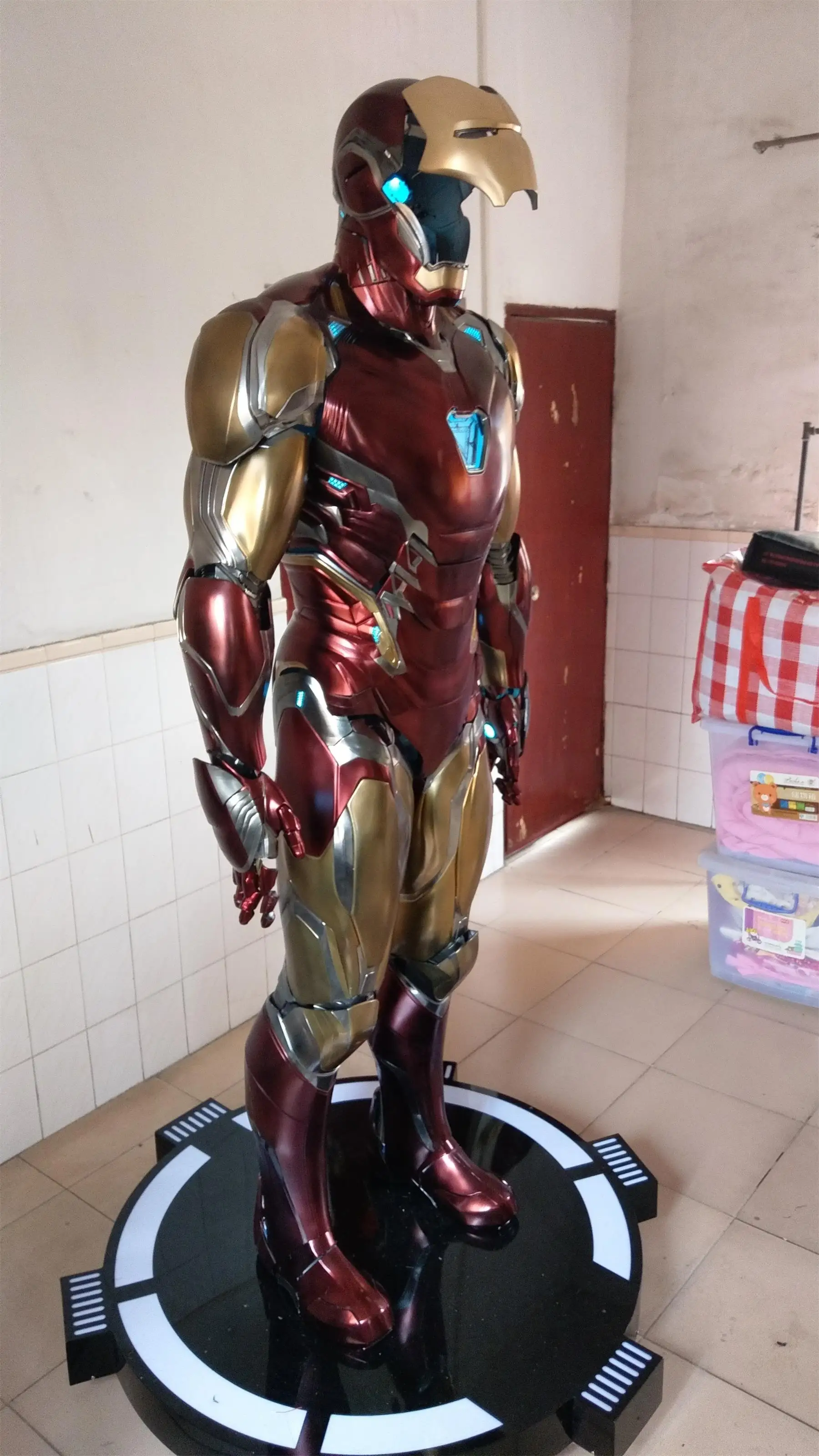 

Hot Customization 1/1 Marvel Mk85 Battle Armor Iron Man Armor Human Wearable Real Person All Over Helmet Statue Amazing Cosplay