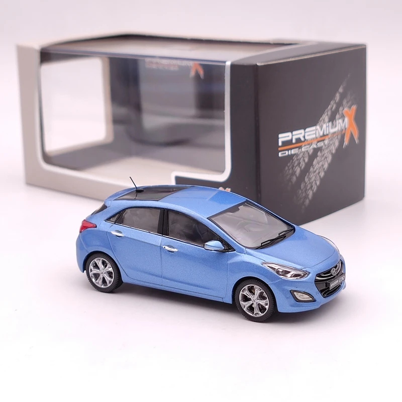 

Хэтчбек Hyundai i30 премиум-класса X 1:43, модель автомобиля из сплава 2012