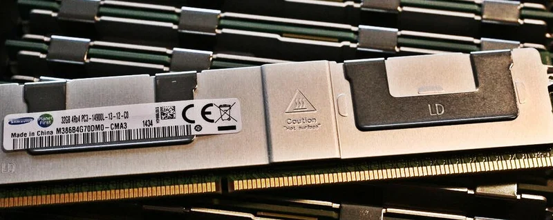 

RAM 32GB 4RX4 PC3-14900L M386B4G70DM0-CMA server memory module