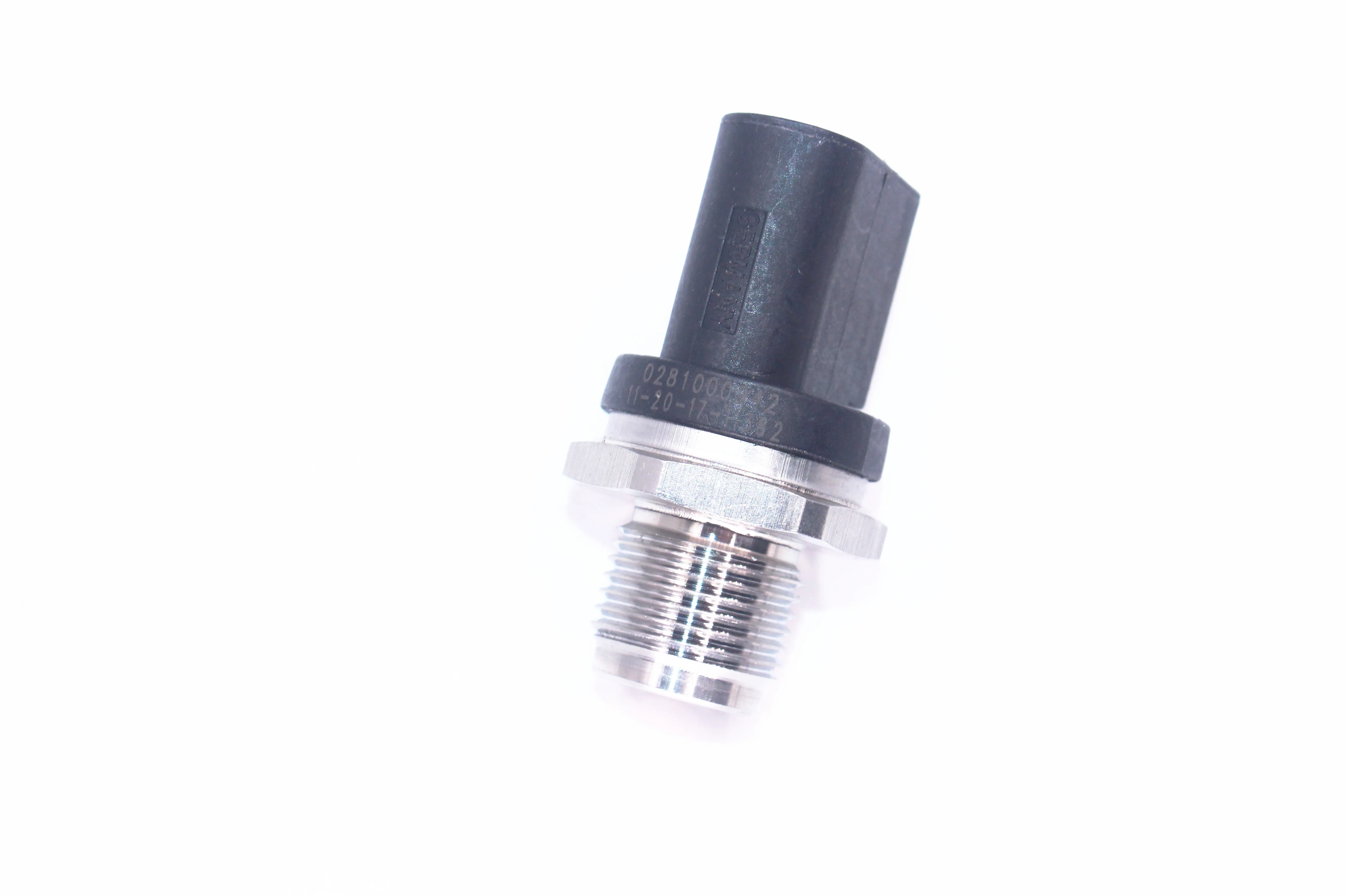 

4 PIECE New Fuel Common Rail Pressure Sensor For Benz W210 W211 S210 W463 W163 W220 0281002942 0281002700