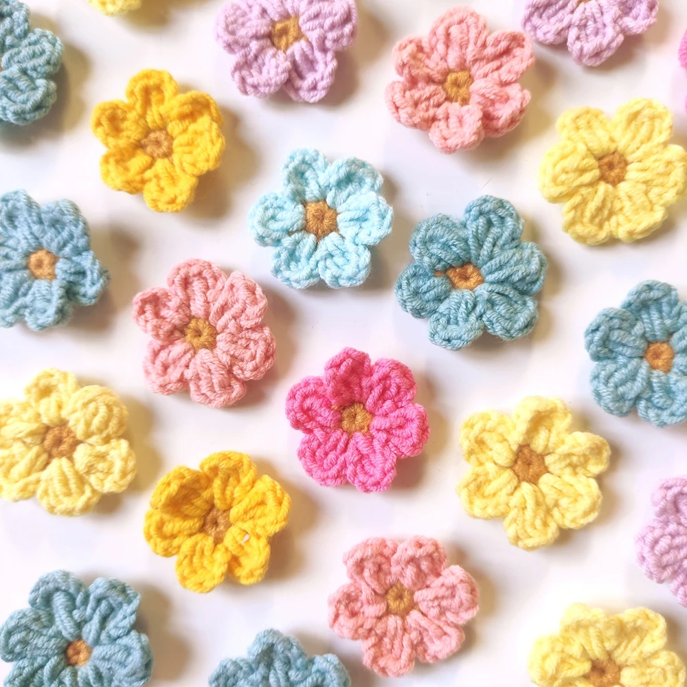 20Pcs 2.5cm Handmade Colorful Crocheted 6-petals 3D Flower Knitted Quilt Applique Patch Craft Ornament DIY Hairpins Hat Decor