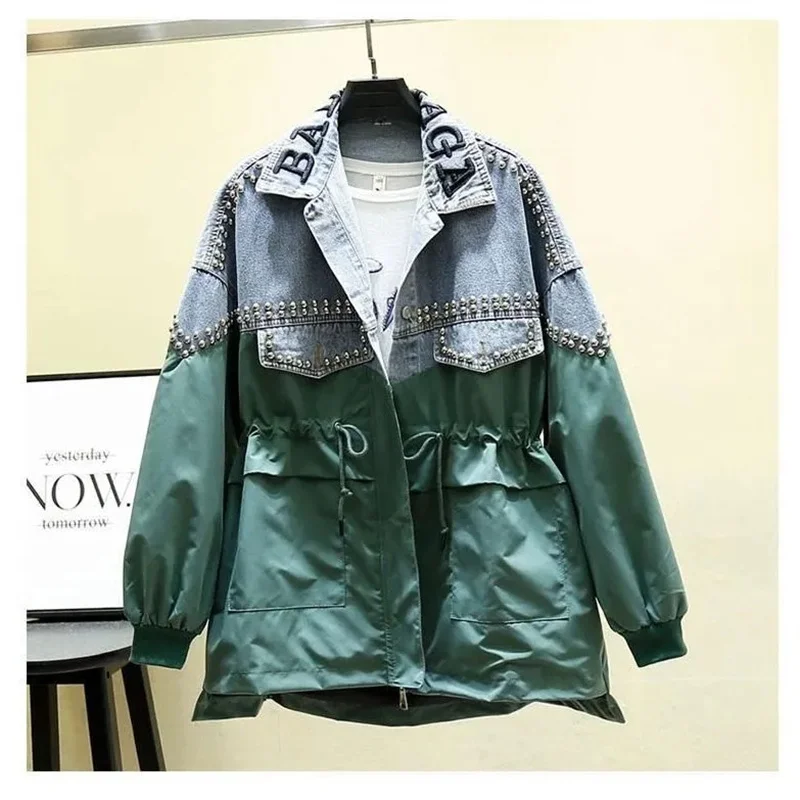 

Женская джинсовая ветровка с надписью, свободная приталенная рубашка контрастных цветов с вышивкой и заклепками, весна 2023